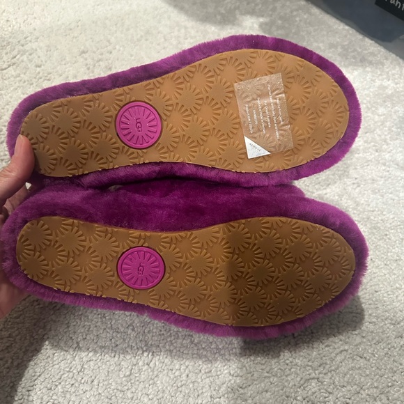 UGG Purple Fluffy Slippers - Picture 2 of 3